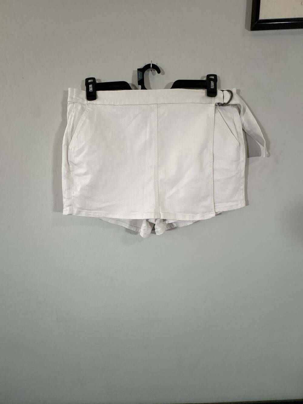 Torrid Mid-Rise Vintage Stretch Pleated Denim Skort White Size 12 New